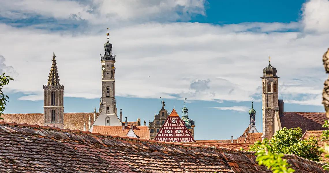 Torres da Igreja de São Tiago em Rothenburg